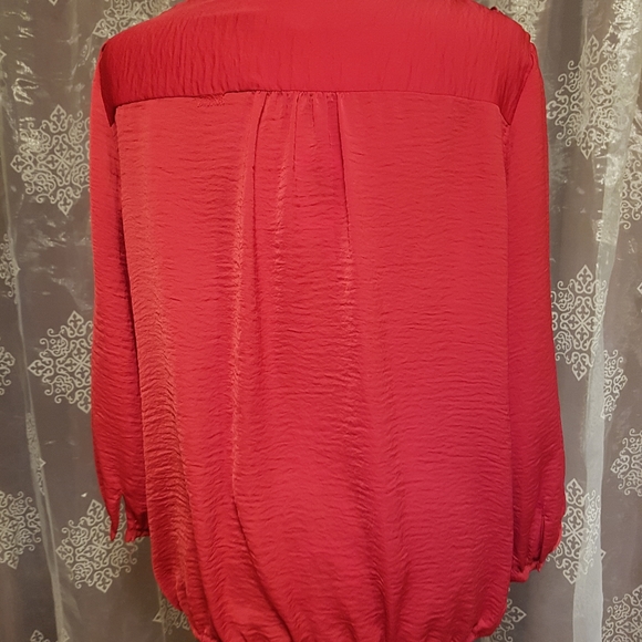 Beautiful red blouse - Picture 4 of 5